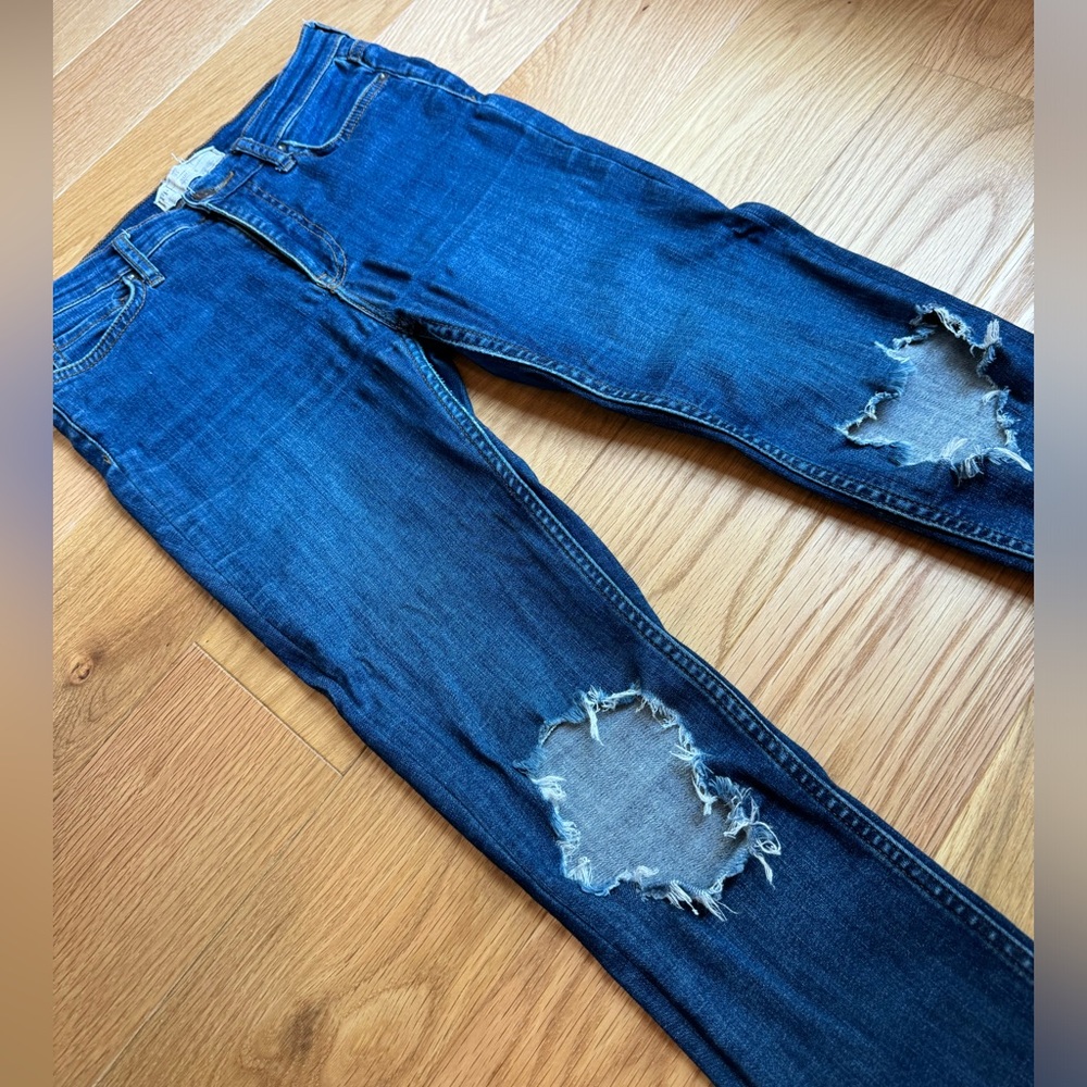 Free People Blue Ripped Knees Jeans size 26
